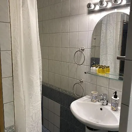 アパート Family 3Bdr Apartment With A Terrace In Kadriorg *