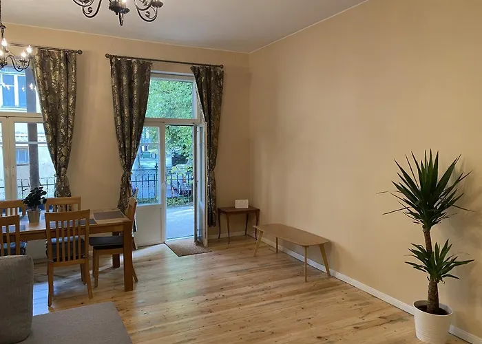 3Bdr Apartment With A Terrace In Kadriorg Tallinn