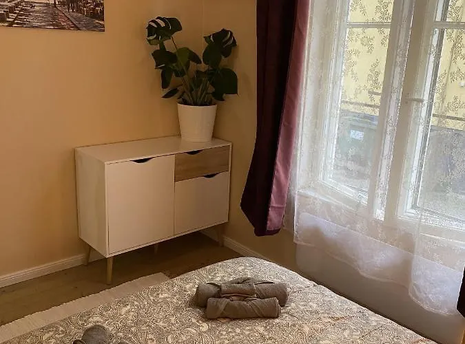 3Bdr Apartment With A Terrace In Kadriorg