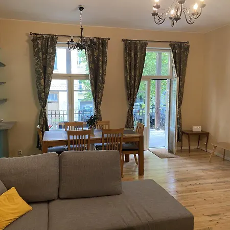 3Bdr Apartment With A Terrace In Kadriorg 아파트 탈린