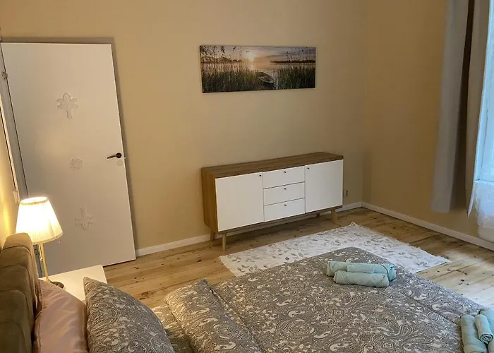 아파트 3Bdr Apartment With A Terrace In Kadriorg 탈린