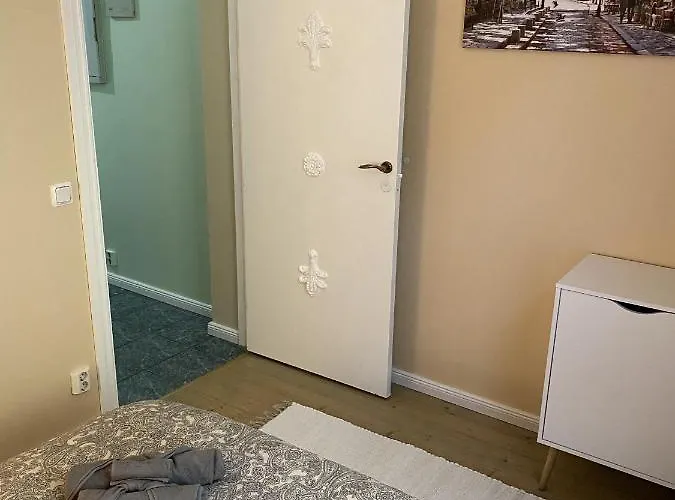 3Bdr Apartment With A Terrace In Kadriorg 아파트 탈린